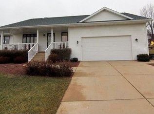 1404 Green Valley Rd, Mount Horeb, WI 53572