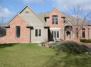 W275N1891 Cabin Creek Ct, Pewaukee, WI 53072