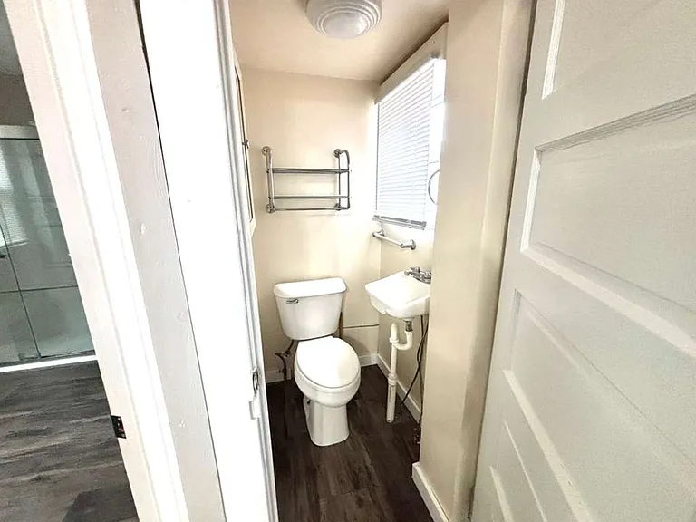 6407 Dibble Ave — Photo 13