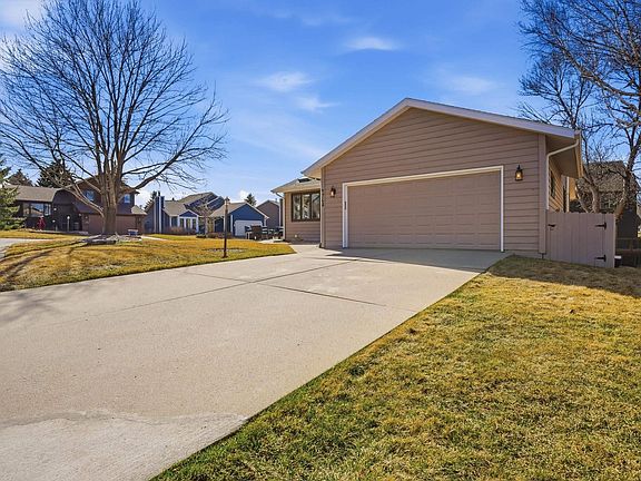 2nd image of 4768 Ridgecrest Ct