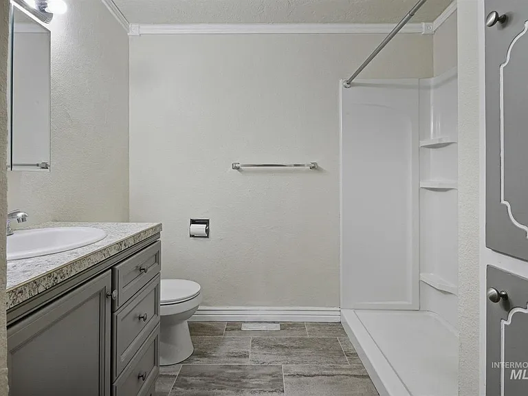 2504 S Annett St — Photo 14