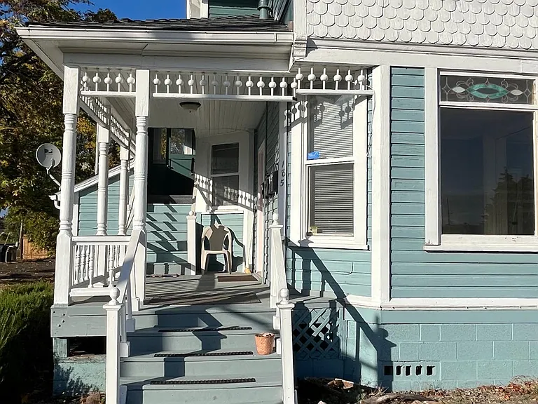 W Ash St — Photo 1