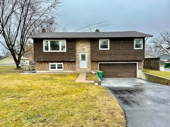 25640 W Glade Dr, Lake Villa, IL 60046