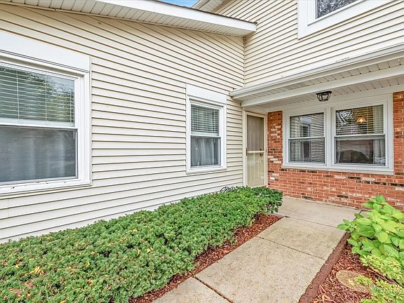 5th image of 1043 Colony Lake Dr