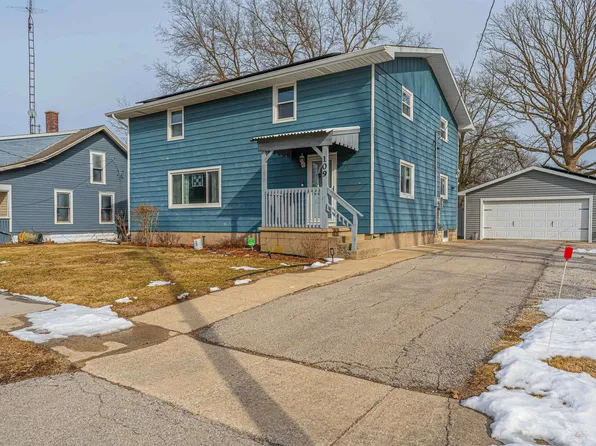 109 S Main St, Saybrook, IL 61770