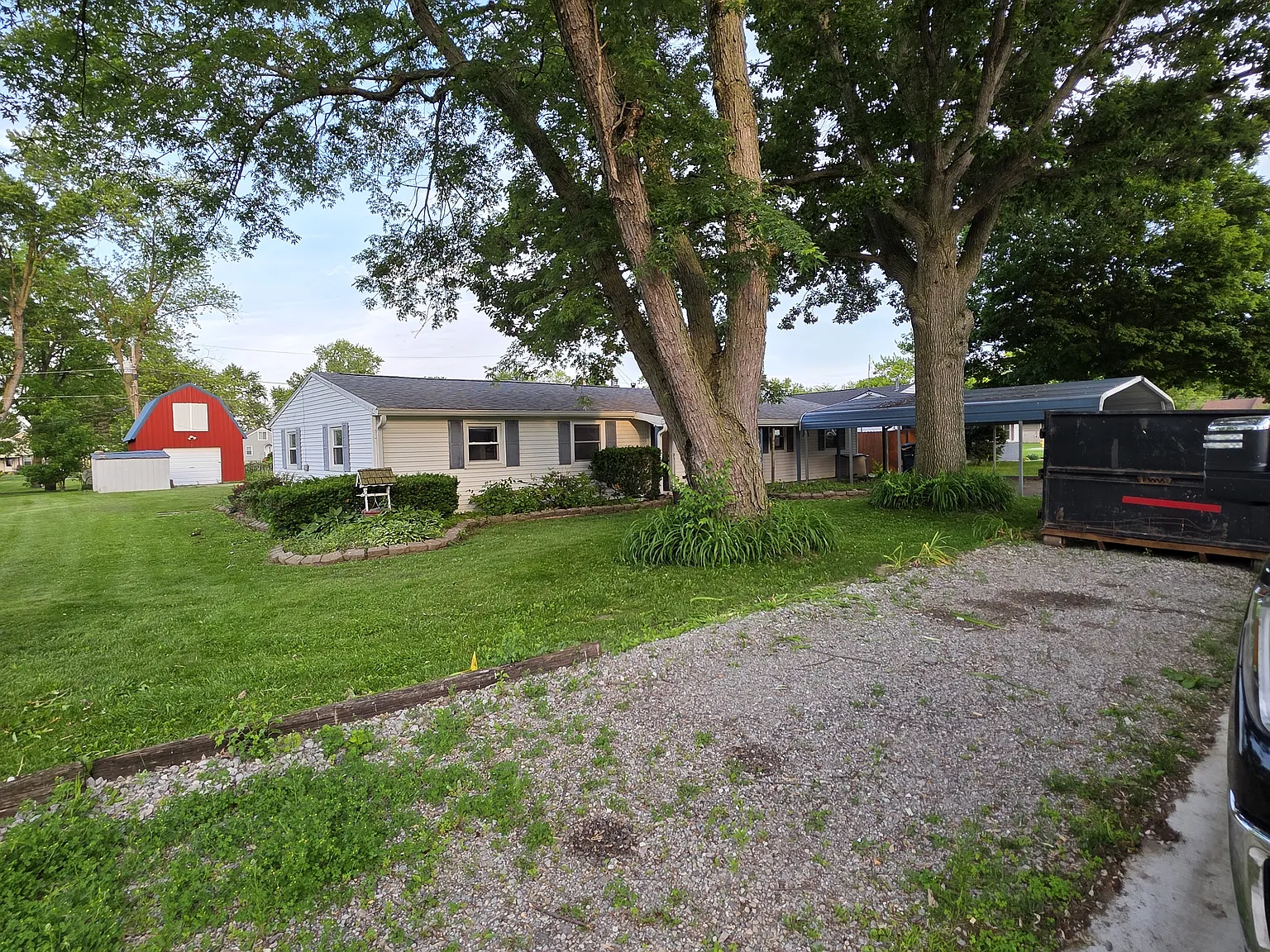 4 bed, 2383 sqft, $2,095 — Photo 2