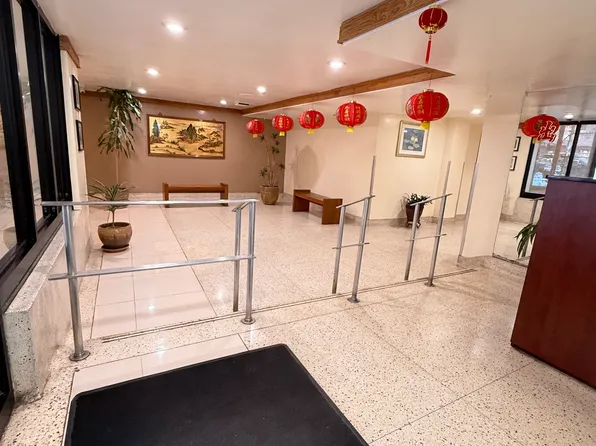 13705 Franklin Ave APT 2E, Flushing, NY 11355