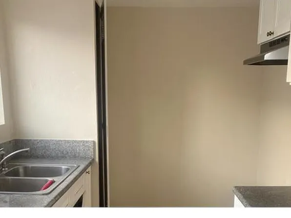 1811 W 5th St APT 303, Los Angeles, CA 90057