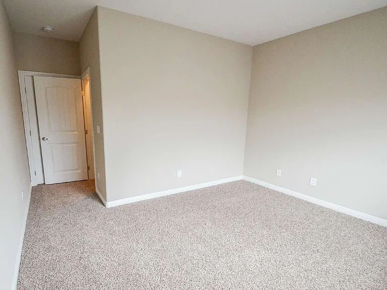 9422 Sand Tiger Ave — Photo 25