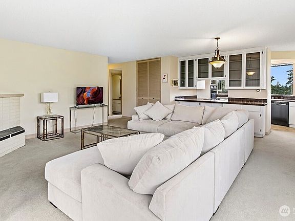 2nd image of 1910 Evergreen Park Drive SW #701