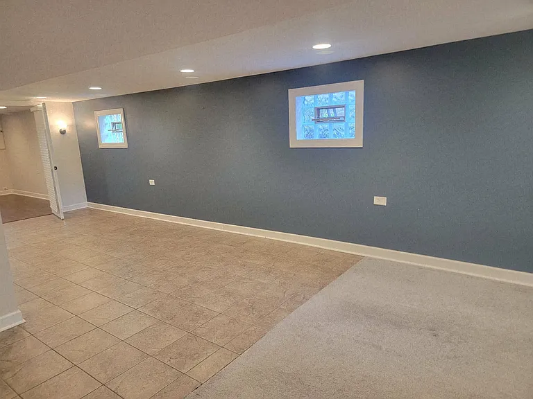 11134 S Sawyer Ave — Photo 15