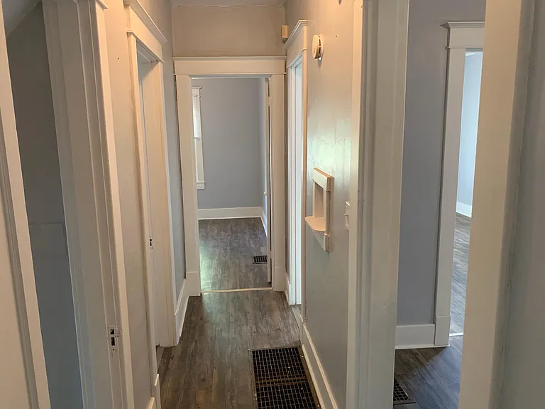 812 S 33rd St — Photo 35