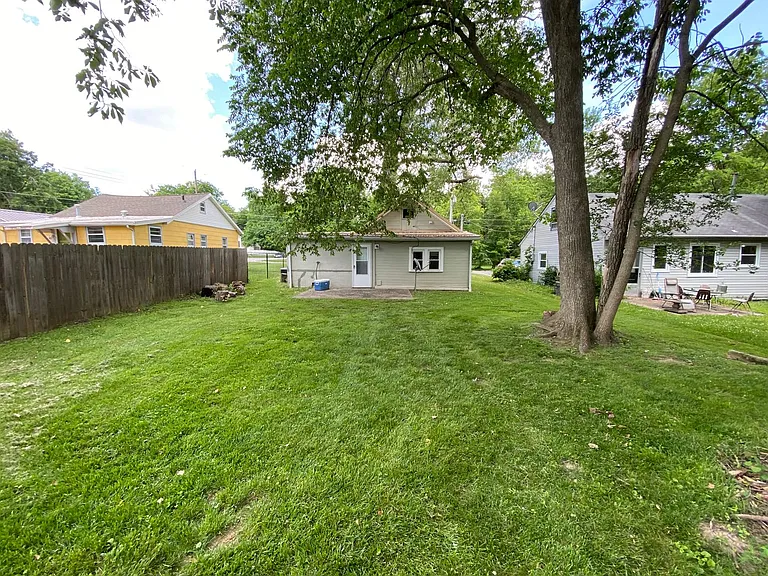 105 Clinton Dr — Photo 6