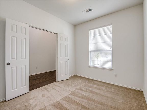 5th image of 2101 Arrow Head Ln