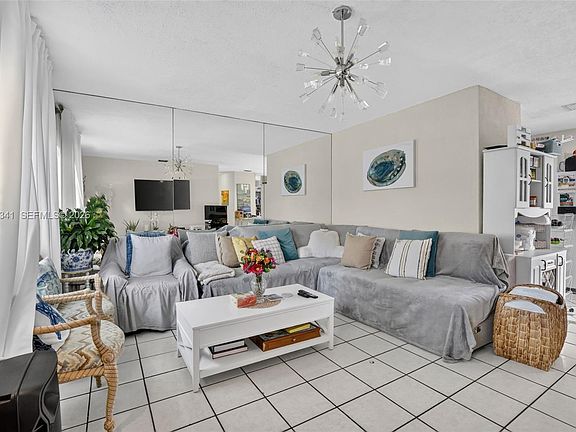 3rd image of 3501 SW 40th Ave