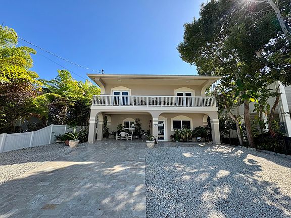 2nd image of 27 Abaco Rd