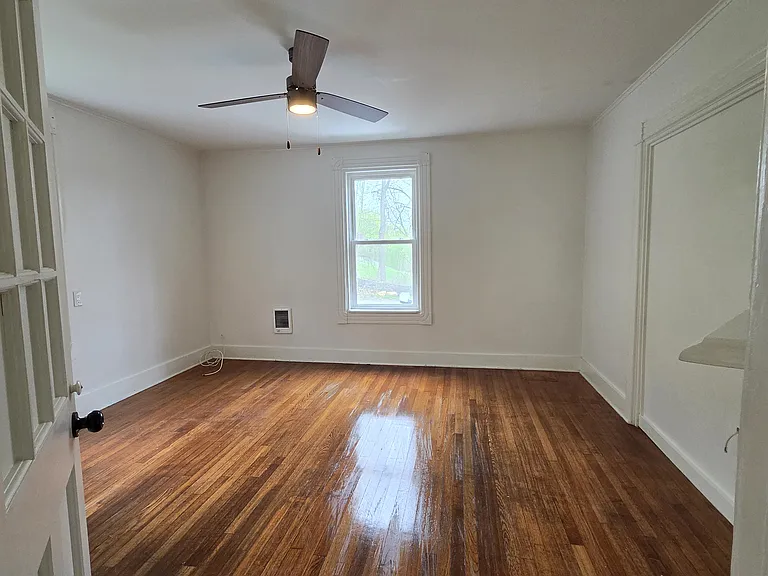 56 Oak St #B — Photo 5