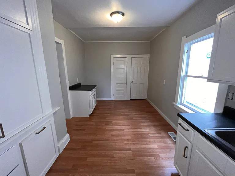 311 Hanover St — Photo 2