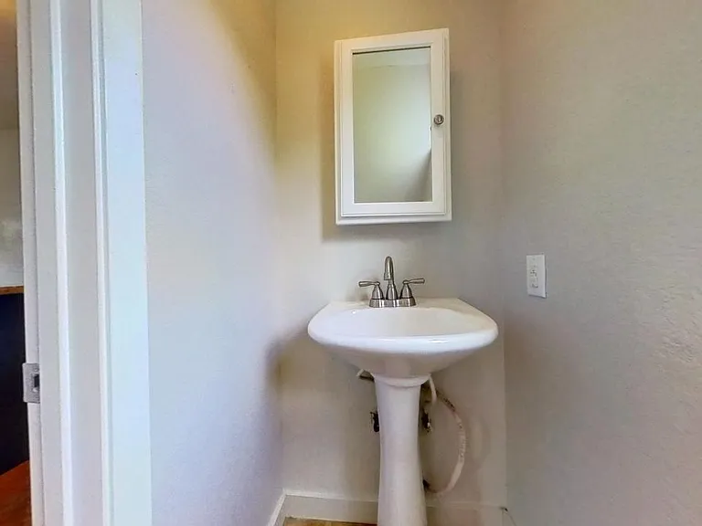 209 Jackman St — Photo 8