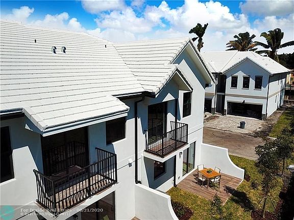2nd image of 4430 SW 32nd Ave #9