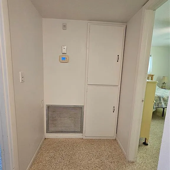 1703 Amhurst Cir — Photo 34
