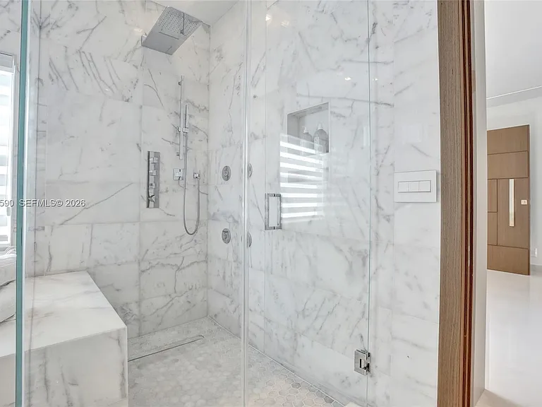 20824 NE 37th Ave — Photo 15