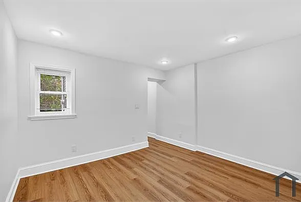 1821 E Oakdale St — Photo 11
