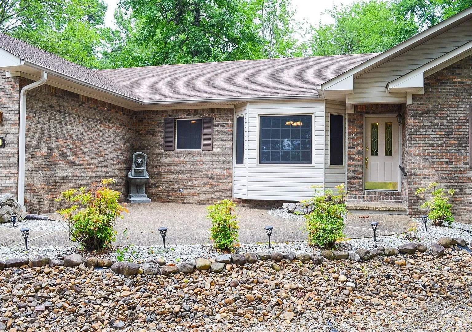 Spacious 3-Bedroom Home for Long-Term Lease in Hot Springs Village — Photo 4