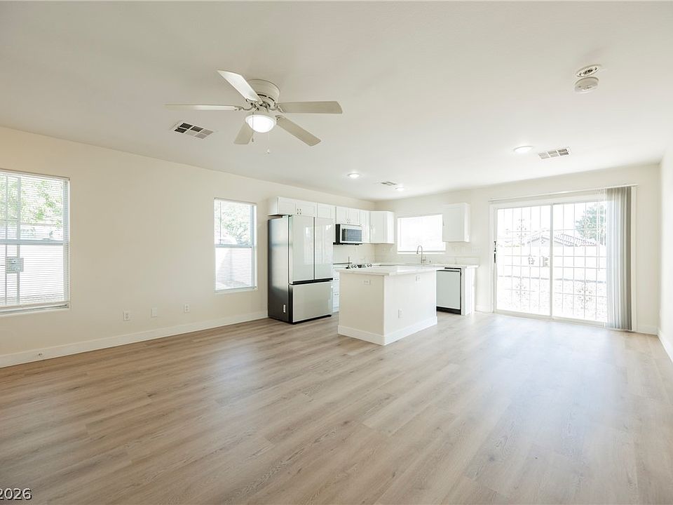 1st image of 4736 Woodland Ave