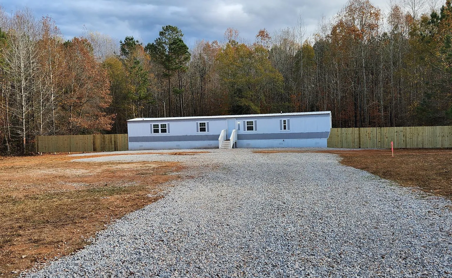 5522 State Highway 561 — Photo 2