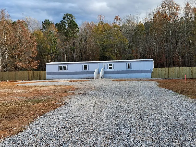 5522 State Highway 561 — Photo 2