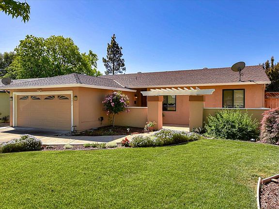 3rd image of 5052 Moonstone Ct