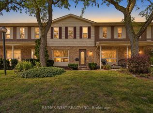 5475 Lakeshore Rd #113, Burlington, ON L7L 1E1
