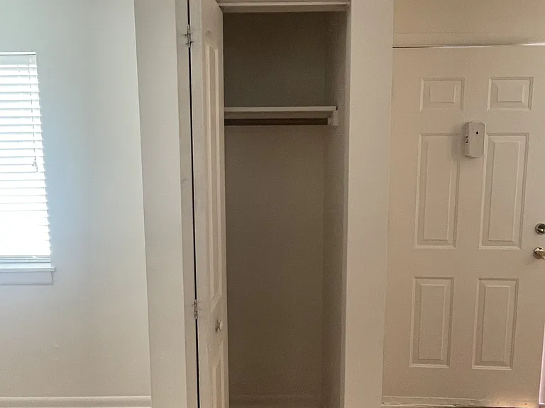 Deer Run Apartments — Photo 16