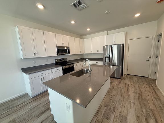 4th image of 651 N Ironwood Dr #2-7