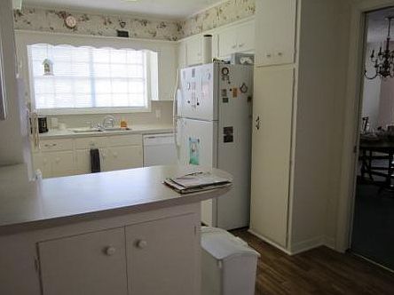 5th image of 2501 Willow Bend Dr