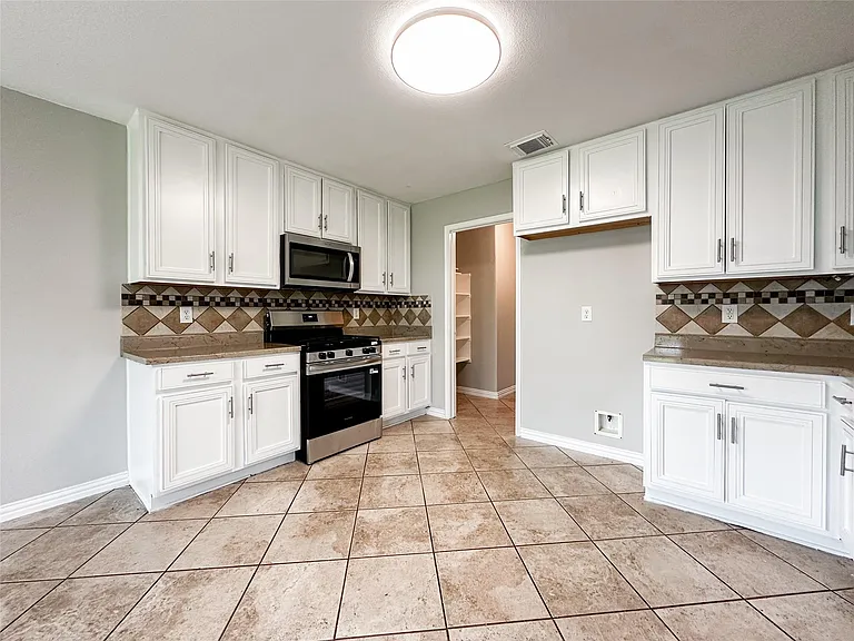 5739 Westminster Village Dr — Photo 21