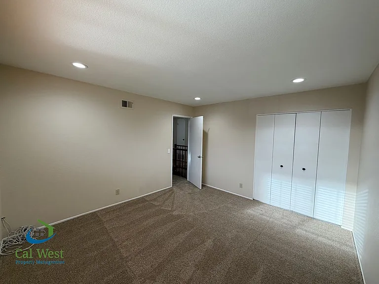 6465 Sussex Pl — Photo 21