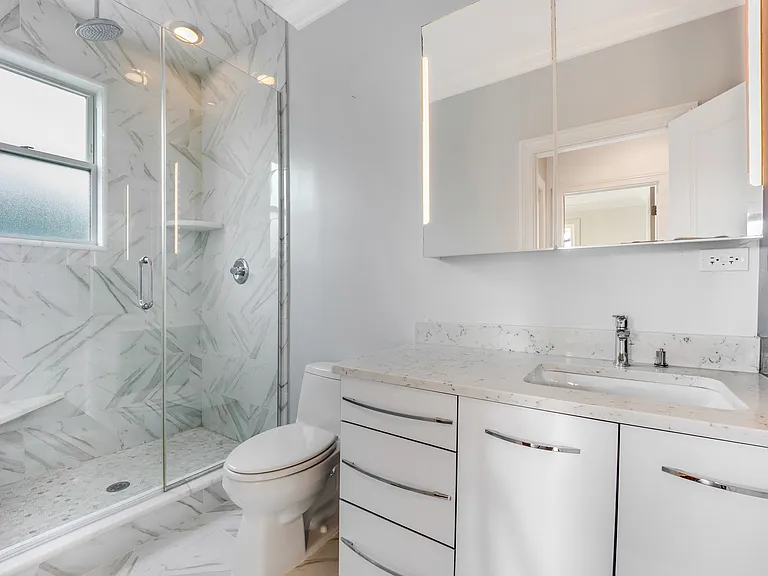 1317 W 18th Pl #2F — Photo 12