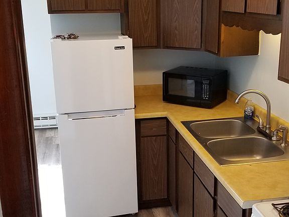 3rd image of 615 Lincoln St APT F
