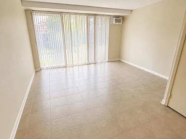 1271 Poplar Ave APT 310, Memphis, TN 38104
