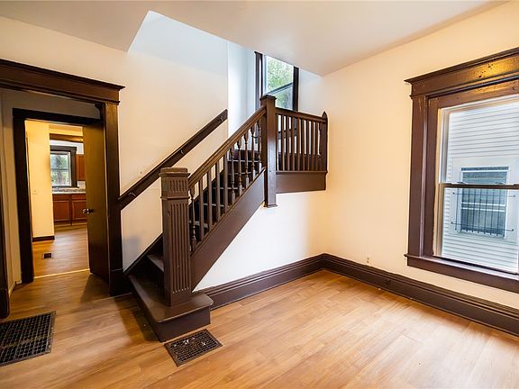 3rd image of 213 Flint St