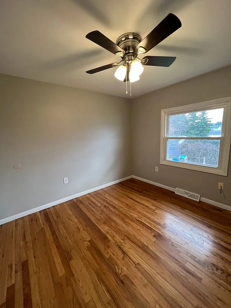 1334 West 28TH — Photo 3