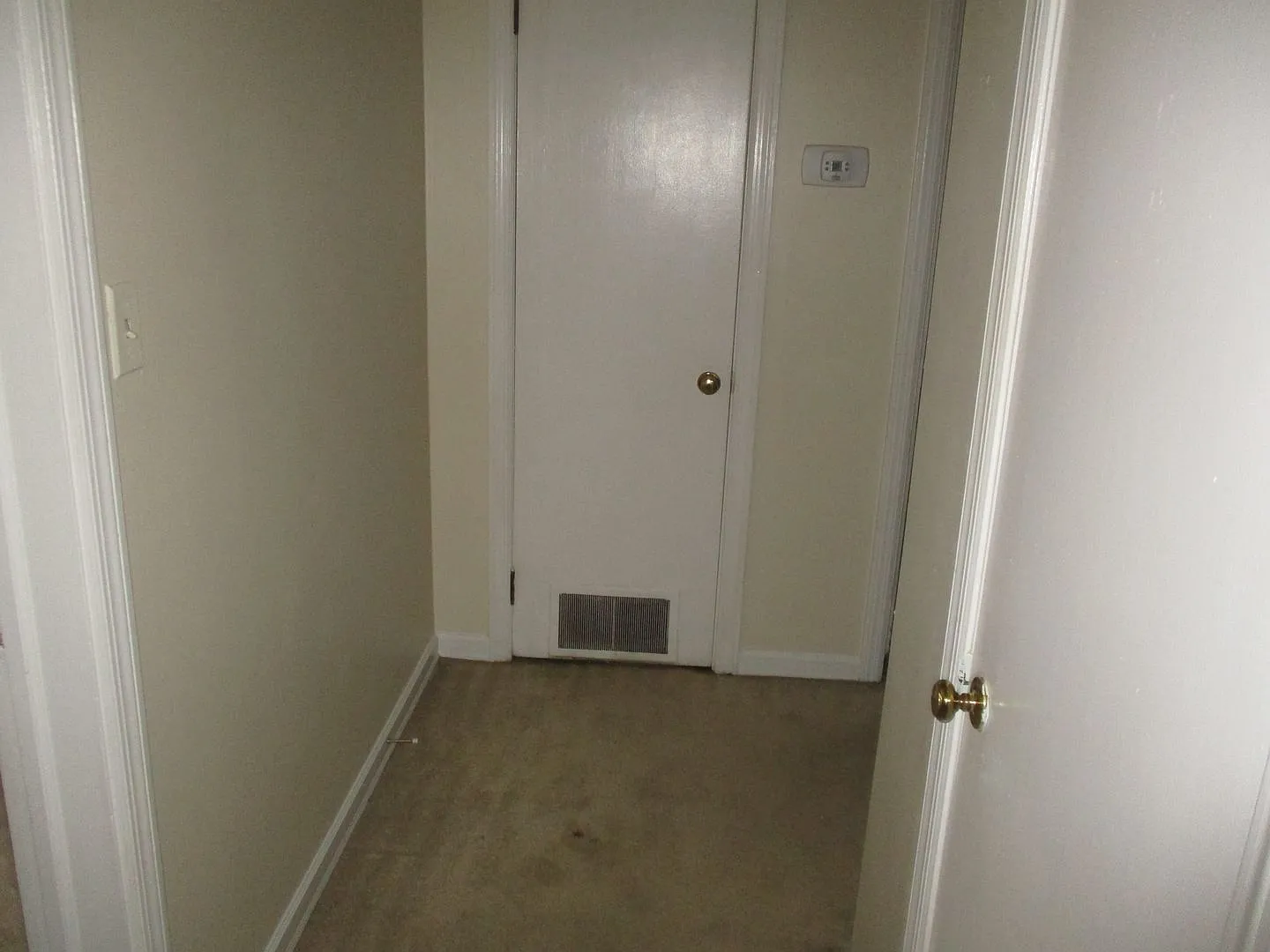 Edgewater, 1020 — Photo 3