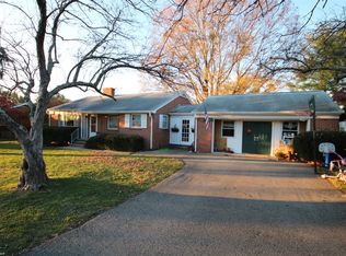 303 Franklin Dr, Blacksburg, VA 24060