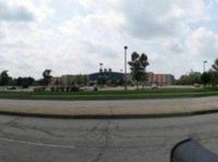 323 S Lincolnway St, North Aurora, IL