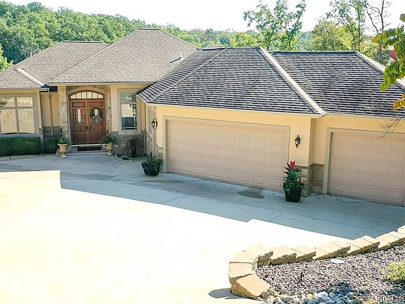 3rd image of 298 Brookhaven Ln