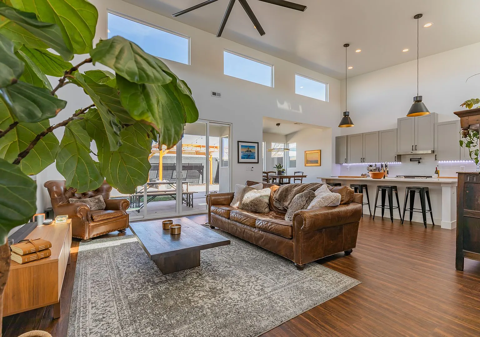 Stunning Home with Modern Flair — Photo 4