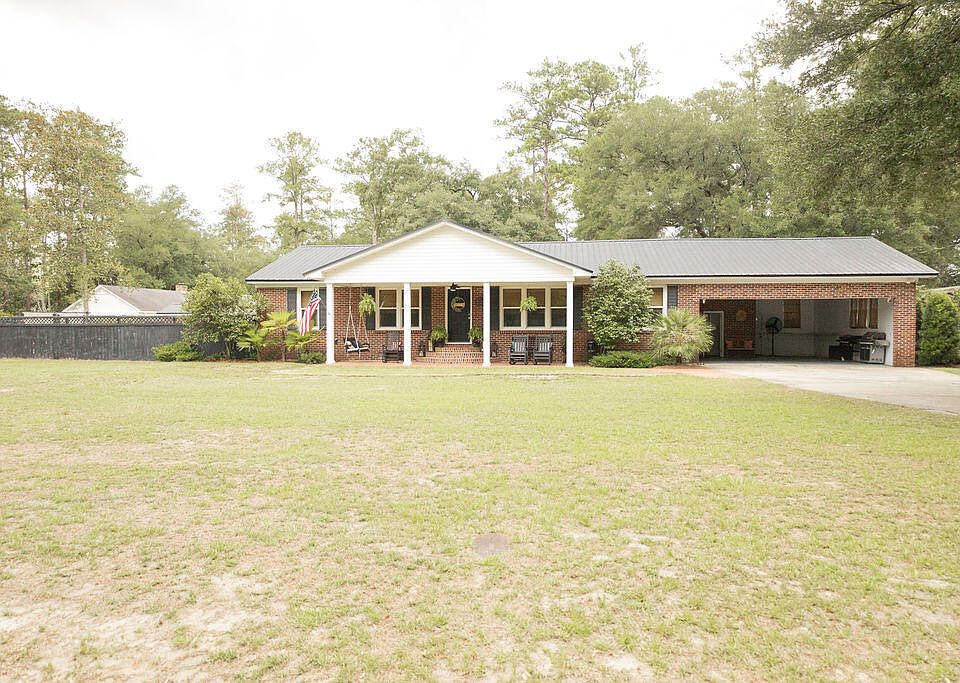 1st image of 210 Jasmine Dr