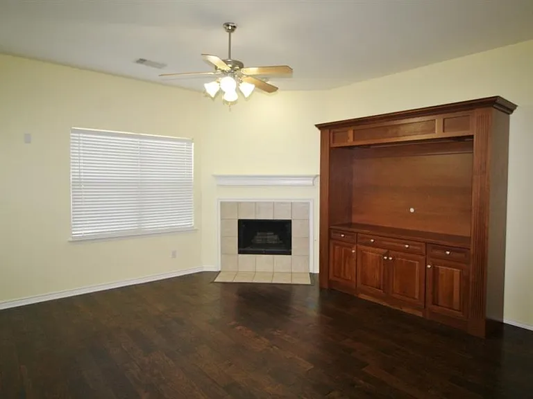 4003 Greenwood Way — Photo 12
